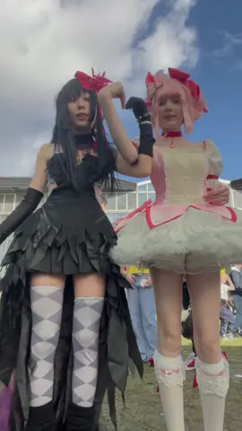 - WITH MY HOMURA TODAY @Arataka Reigen , it was so fun please I want to go back ☹️🙏🏻🤍  • • • TAGS || #fyp #cosplay #madoka #homura #puellamagimadokamagica 