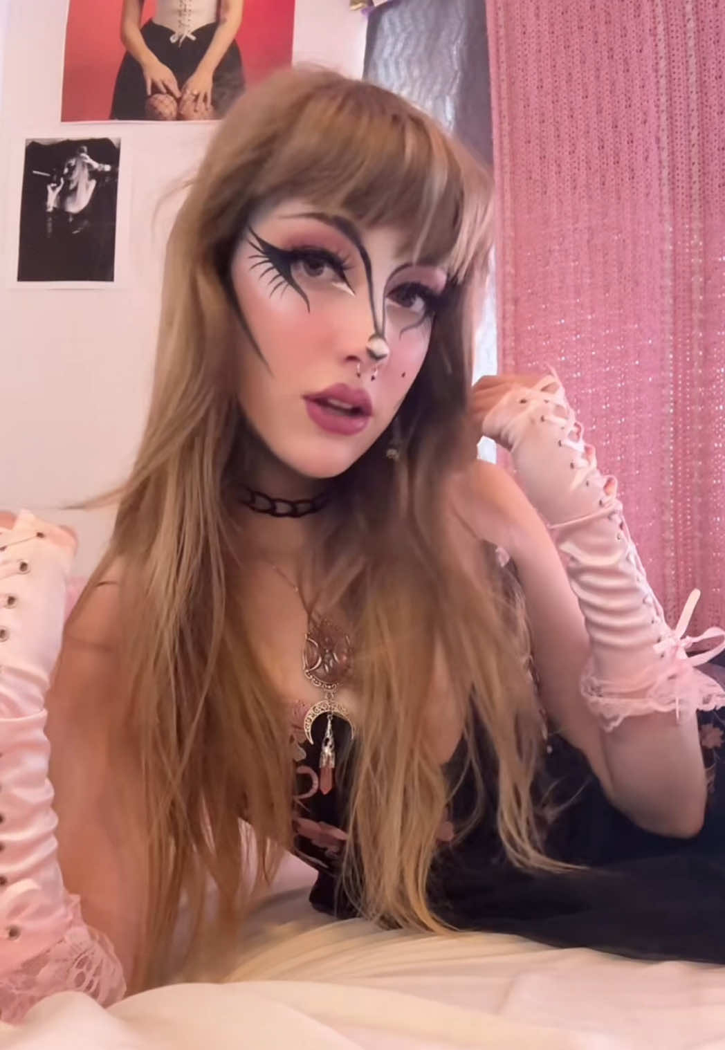 OH.MY.GOD!! I’ve never felt sexier doing a transition before, forgot how much of a baddie I am 🤭🫶🏻😘 #sabrinacarpenter #trend #fypシ゚viral #makeuptransition 