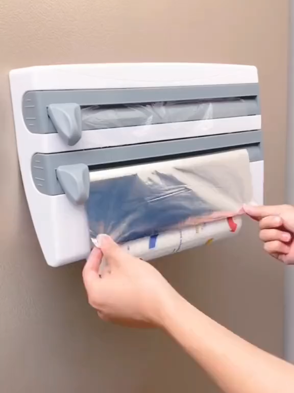 Corte perfeito, bancada impecável. ✨ Nosso Porta Rolos 4 em 1 em branco é a solução elegante para papel-toalha, filme plástico e alumínio. Praticidade e design em uma só peça! 🛒 Compre agora 👉 https://s.shopee.com.br/50QDMpqO3I ⚠️ Promoção sujeita à alteração de preço e estoque do site