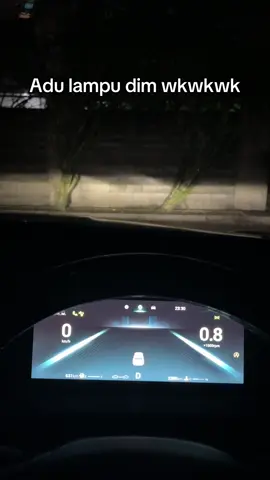 Ada ga sih lampu dim nya yg selow banget??🤣🤣#cherytiggo #cheryindonesia #cherytiggocrossovers #tiggocross #cartiktok #lcgc #viral #mobilchina #fyp 