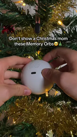 Hang all your memories😭🫶🏻#corememory #corememories #insideout #memories #relationships with this personalized video sphere you can hang all your baby’s best memories on your Christmas tree this year, it’s the perfect Christmas gift for new and expectant mothers 