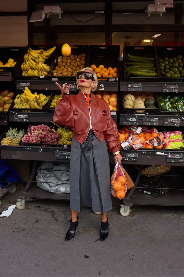 Rocking that Phoebe Philo leather bomber, shopping for oranges in my Picotin and taking a ride along the merry go round! #fashiontiktok #whatiwore #OOTD 
