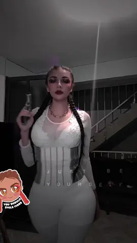 No ma encontré este video del cospobre que hice de loba hace como 5 años 🤣🤣 no se burlen mucho 🥺🤣 #GamerGirl #cosplay #apex #apexlegends #xybca 