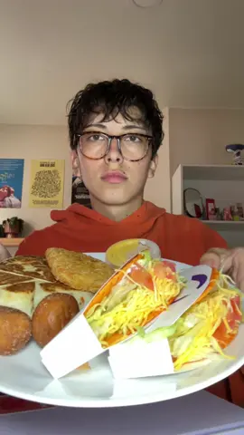 taco bell breakfast mukbang ☕️🌮 @OneLook88 #mukbang #tacobell #breakfast #food #foru 