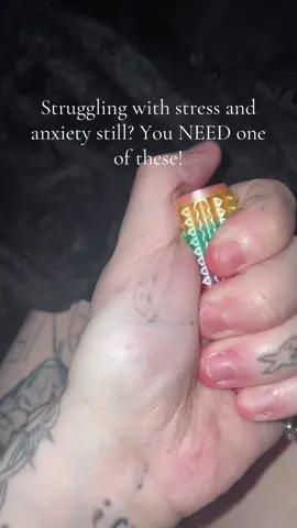 This fidget has helped me so much with my anixety and dissociation. I used to always bite my nails and pick at my skin not realizing i was pain stemming.  #adhd #ad #autism #shb #neurodivergent 