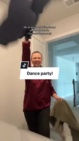 Idk how much work is actually getting done 😂 #taylorswift #danceparty #thelifeofashowgirl 