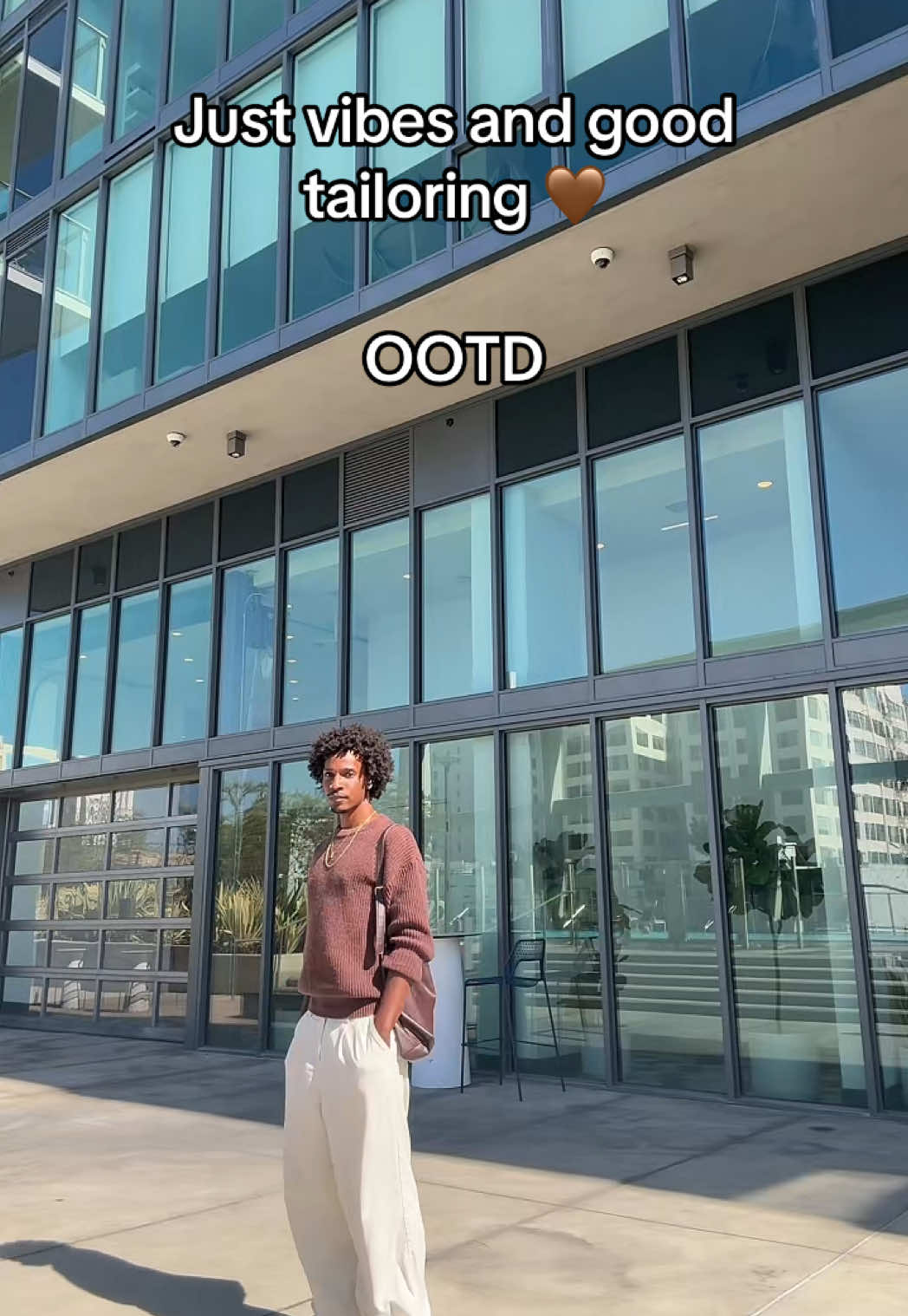 Minimal mood, maximum comfort 🤎☁️ #OOTD