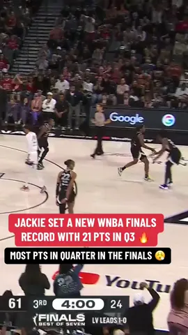 Jackie was going CRAZY in the 3rd 😱 #WNBA #womensbasketball #lasvegasaces #jackieyoung 