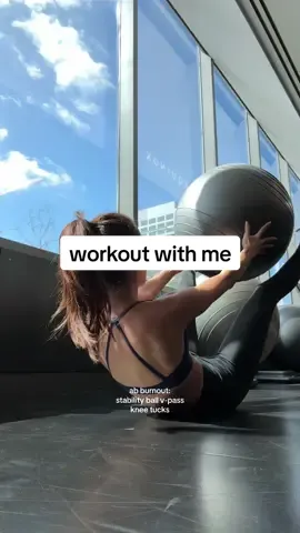 Workout with meeee #workoutmotivation #fitnessmotivation #fitnessgoal #healthylifestyle #workoutforwomen