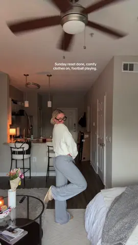 Happy sunday happy football!  #tampa #florida #sundayreset #girlythings #football #outfitinspo 