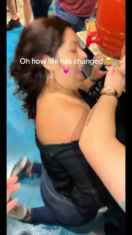 Now it’s a different kind of bottles #motherhood #momoftiktok #fyp 