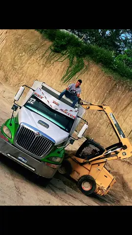 #paratiiiiiiiiiiiiiiiiiiiiiiiiiiiiiii #volquetasconestilo🚨🚨🚛 #elsalvador🇸🇻💙 #viraltiktok #interprostar  @El Chirajo Malo🥷  con todos los pawers al 100x100to