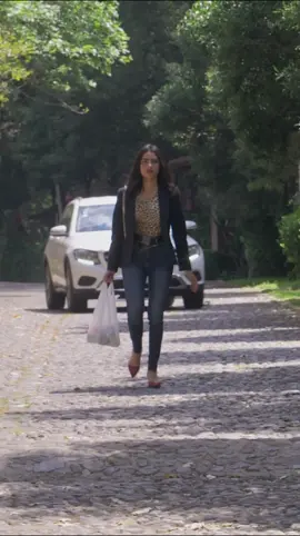 Isabella, harta de Fausta, decide tomar su automóvil y seguirla para ponerle un alto de manera definitiva ¿será este el momento en que todo cambie para siempre? #RegaloDeAmor - lunes a viernes 6:30 pm por Las Estrellas #RegaloDeAmor #telenovelas #series #drama #serie