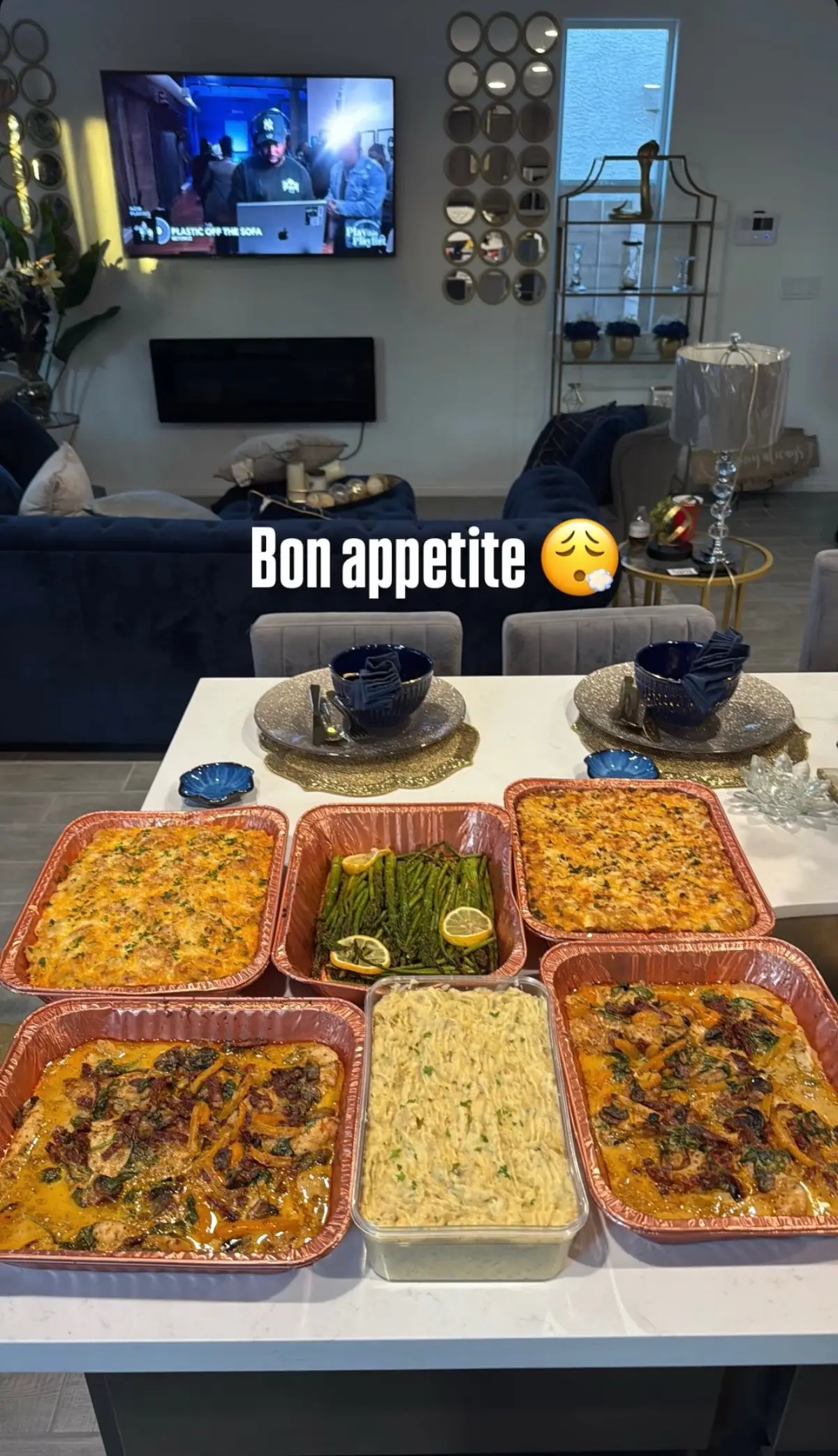 I started learning how to cook the beginning of this year. At first it was a hassle but now I genuinely enjoy it. I’m making a 2nd page so I can post all my foodie content. Tap in @Hungryhuntyy 👩🏽‍🍳 #cook #Foodie #chef #fup 