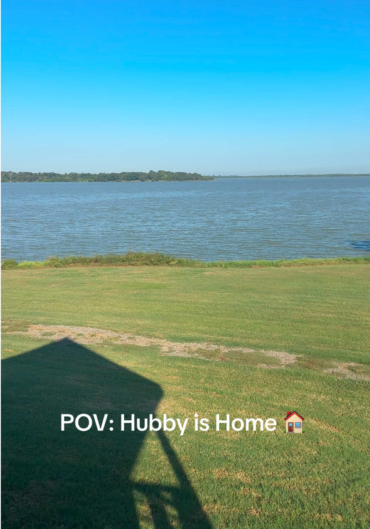 My HUSBAND IS HOME, he’s been gone for 2 months working!! 🙌🏾🤍😍