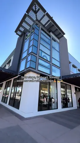 Ending the weekend on a gentle note: Alo wellness walk, open heart and gratitude 🙏 ✨🧘‍♀️ #aloyoga #alowellnessclub #wellness #gilbertaz #phoenix 