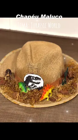 Seu filho não quer pintar o cabelo no dia do cabelo maluco? Então eu vou te mostrar o “chapéu maluco” que eu fiz…  #cabelomaluco #chapeumaluco #semanadacriança #dinossauros 