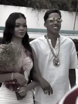 away. . . .#ninoabravanel #livia #viral #vaiprofycaramba 