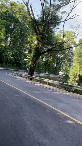 menerjang jalan tanpa arah,meLawan kemustahilan di tengah relasi #jember #banyuwangi #gumitir 