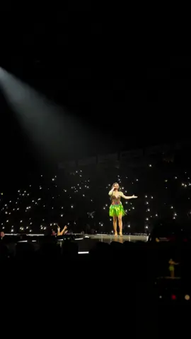 Belfast N1 🥹 the fact you can hear her heel hit the ground I was that close 😭💕#katyperry #lifetimestourbelfast #lifetimestour #katycat #belfast 