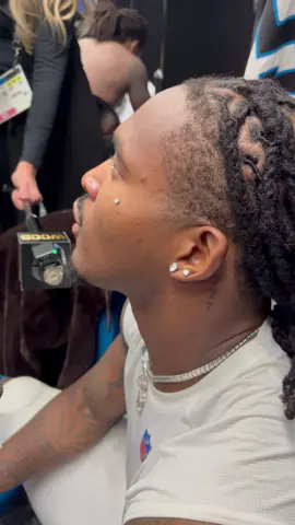 Buckle up #Cowboys. That was Rico Dowdle’s message for his former team after helping the #Panthers overcome a 17-0 deficit against the #Dolphins with 206 yards rushing. https://www.espn.com/nfl/story/_/id/46502346/panthers-dowdle-rushes-206-yards-win-eyes-cowboys-next