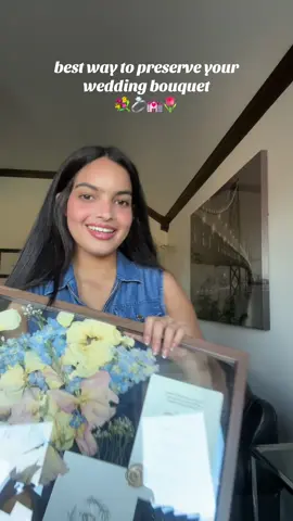 let this be your sign to preserve your bouquet!!! i am sooo in love with it!! 🥹 #wedding #bouquet #weddingtok #weddingflowers 