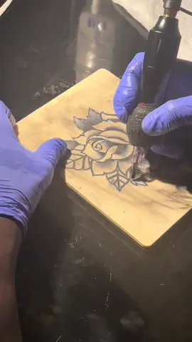 Traditional rose with a 1203rs, this took me 1 hour to do. #fyp #tattoo #tattooapprentice #viral 