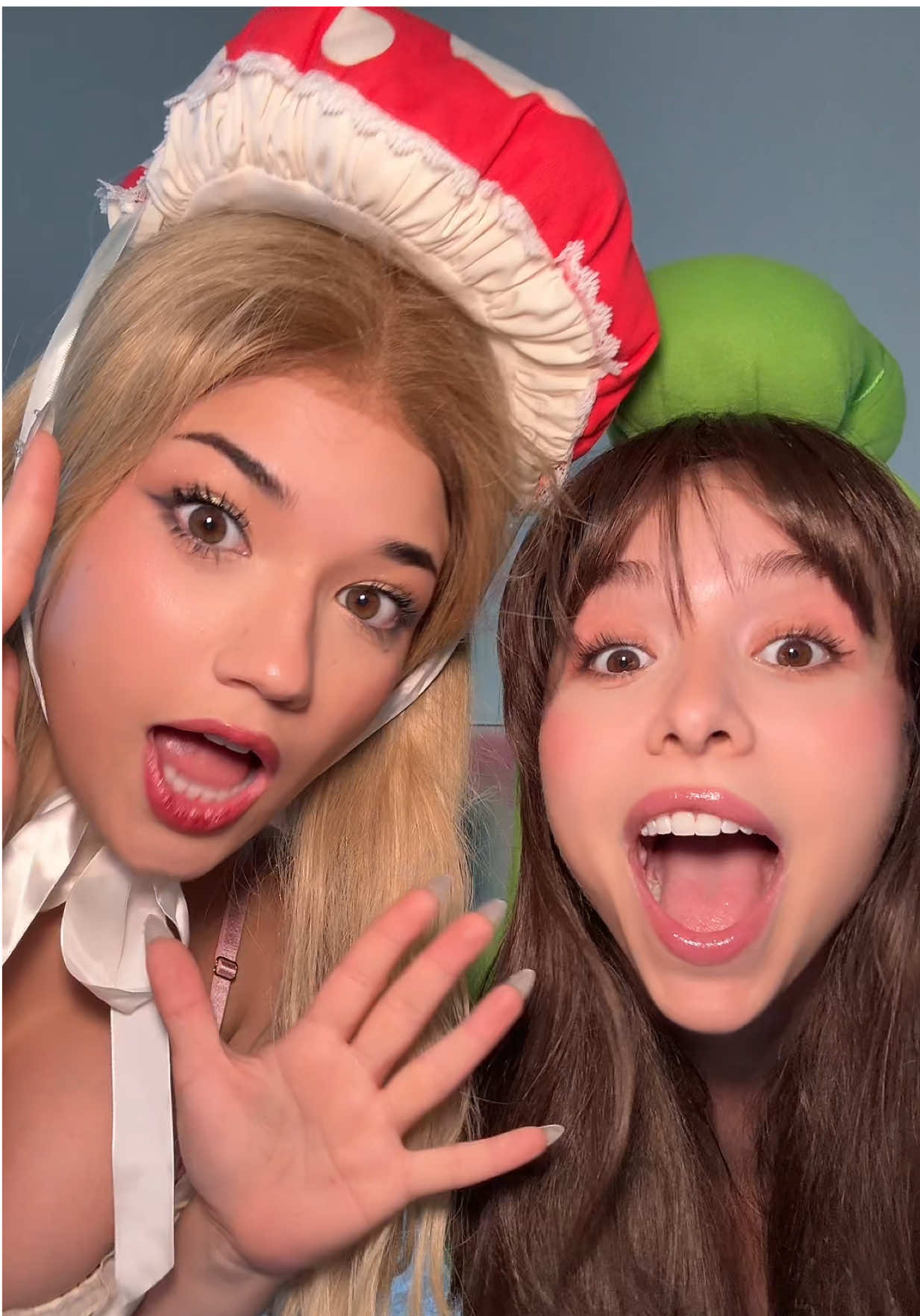 taking halloween content @sofia gomez 