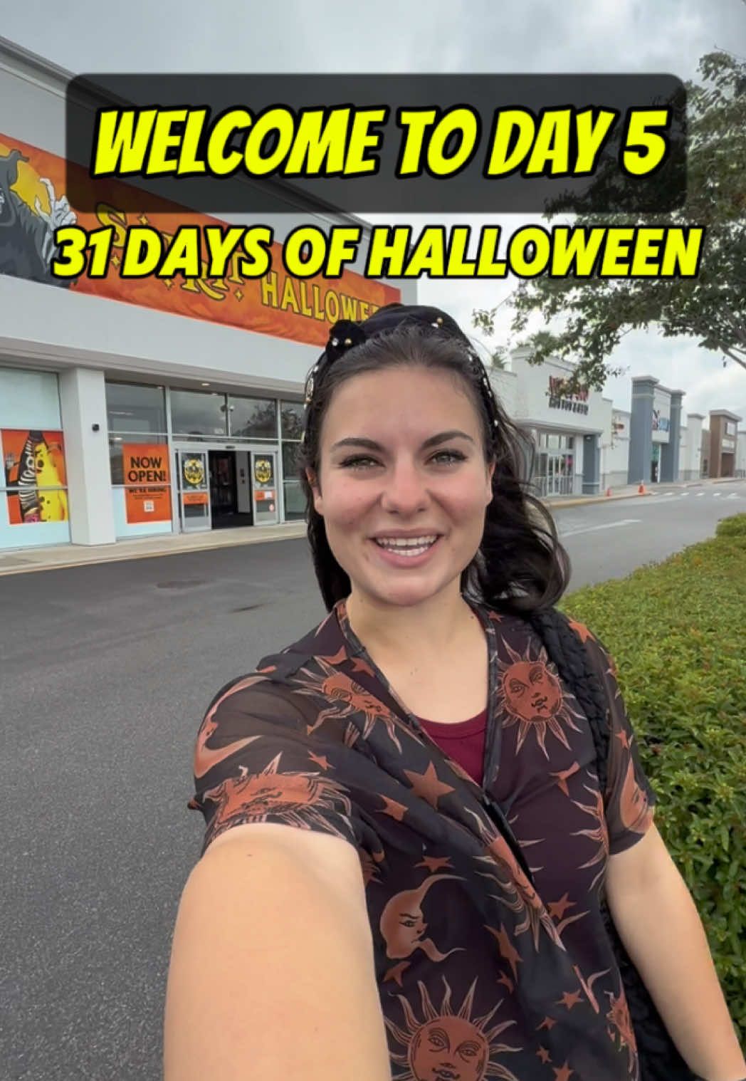 Day 5 of 31 celebrating Halloween every day 👻🎃  Today I took a trip to Spirit Halloween and had the best time checking out all the spooky decorations, creepy costumes, and those wild animatronics that actually move! 🕸️🧛‍♀️  Which one is your favorite… decor, costume, or animatronic? #halloween2025 #spirithalloween #halloweencostume #halloweencountdown #halloweentok 