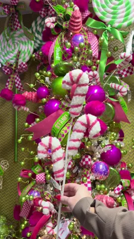 Give me all the pink and green Christmas decor!  #pinkchristmas #christmas2025 #christmas #fyp #christmasdecor 