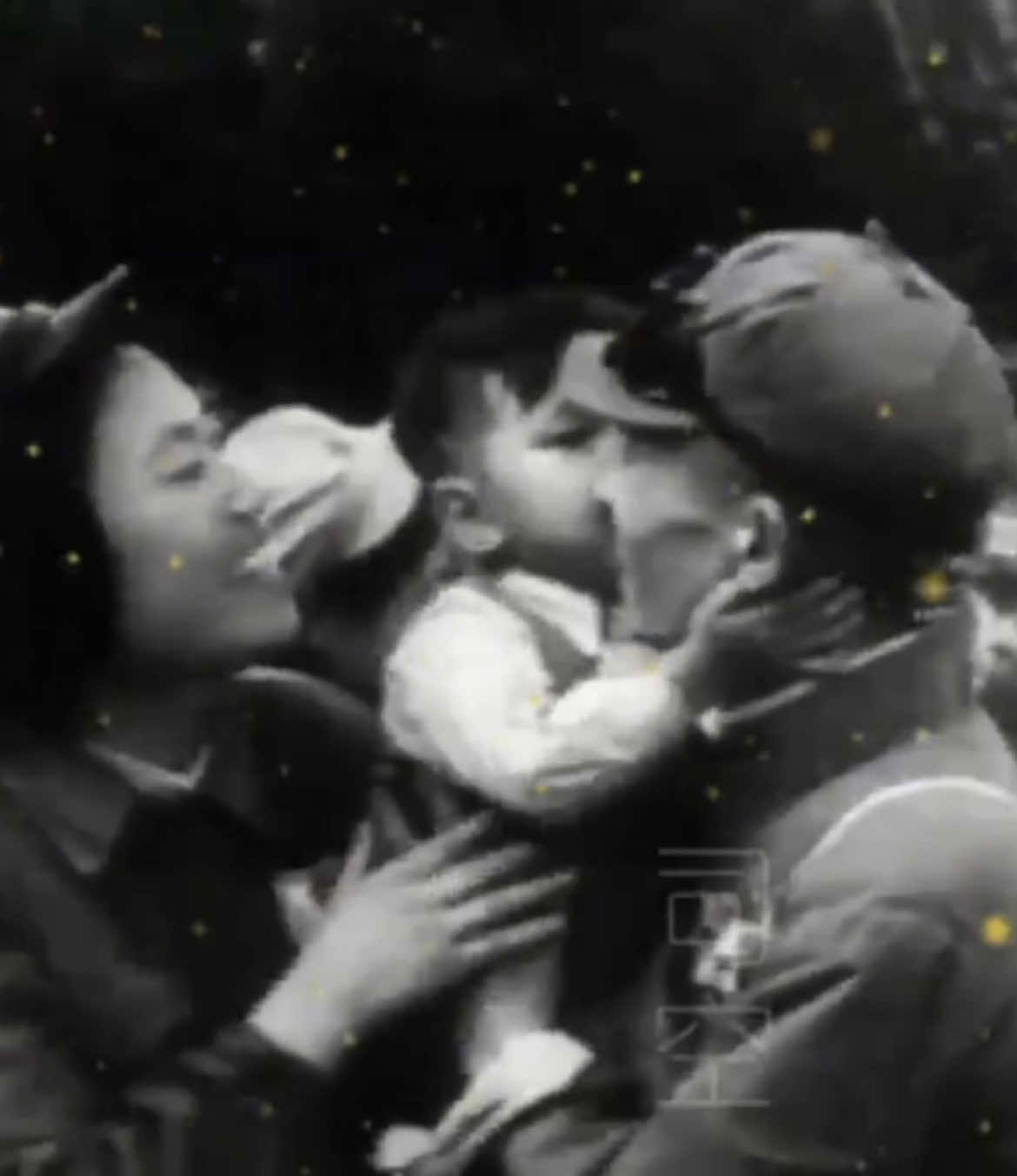 In 1959, the People's Liberation Army entered Lhasa, and the Tibetan nobles fled to India, marking the formal abolition of the serfdom system that had been maintained in Tibet for thousands of years. For the first time, the Tibetan people owned their own land, directly transitioning from a serfdom system to a socialist system. #fyp #china #tibet #mao #chinese 