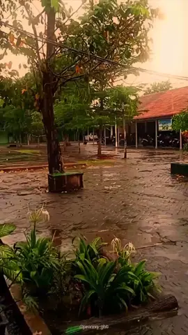 hujan...      #masasmp #sekolah #siswajombang #masukberandafyp