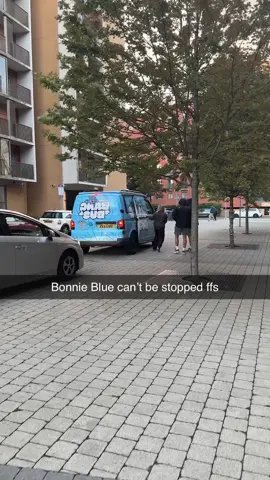 Bonnie Blue's bangbus in London 💀