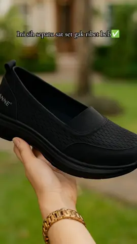 Yang gamau ribet buat tali sepatu, Cek keranjang kuning sekarang harganya lagi diskon beb, Sepatu Joanne Casual Sports Slip On ini bagus banget dan lagi laris loh #joanneshoes #sepatusliponwanita #sepatusportwanita #rekomendasisepatuwanita #promo 