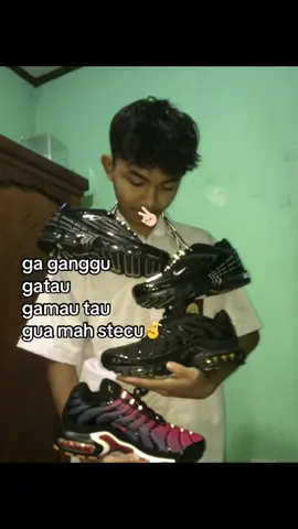 cari sepatu kalcer? cek ig@vallshop_id