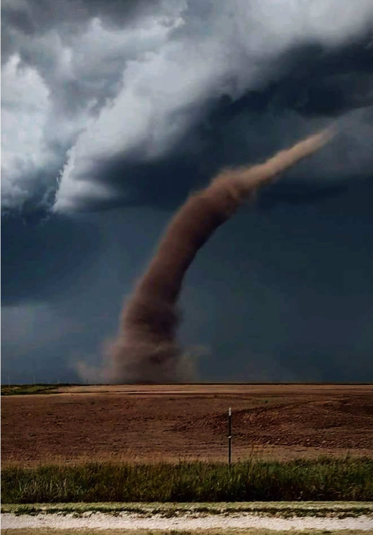Landspouts. #tornado #tornadotok #ef5 #f5 #tornadoes 