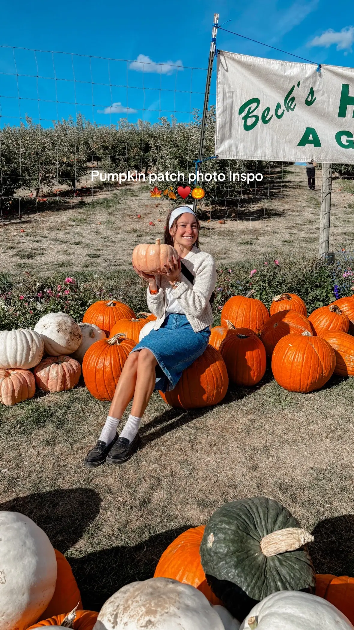 Photo inspo, & sry yes I’m done with posting about th patch lol💫 #pumpkinseason #fallfitcheck #pumpkinpatch #fallseason #applepicking 