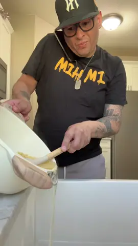 Noodle Nation!! Back to the basics 🤭 #mrgoodvibes🙃😎 #noodletok #eatinggood #comedian #singledadlife 
