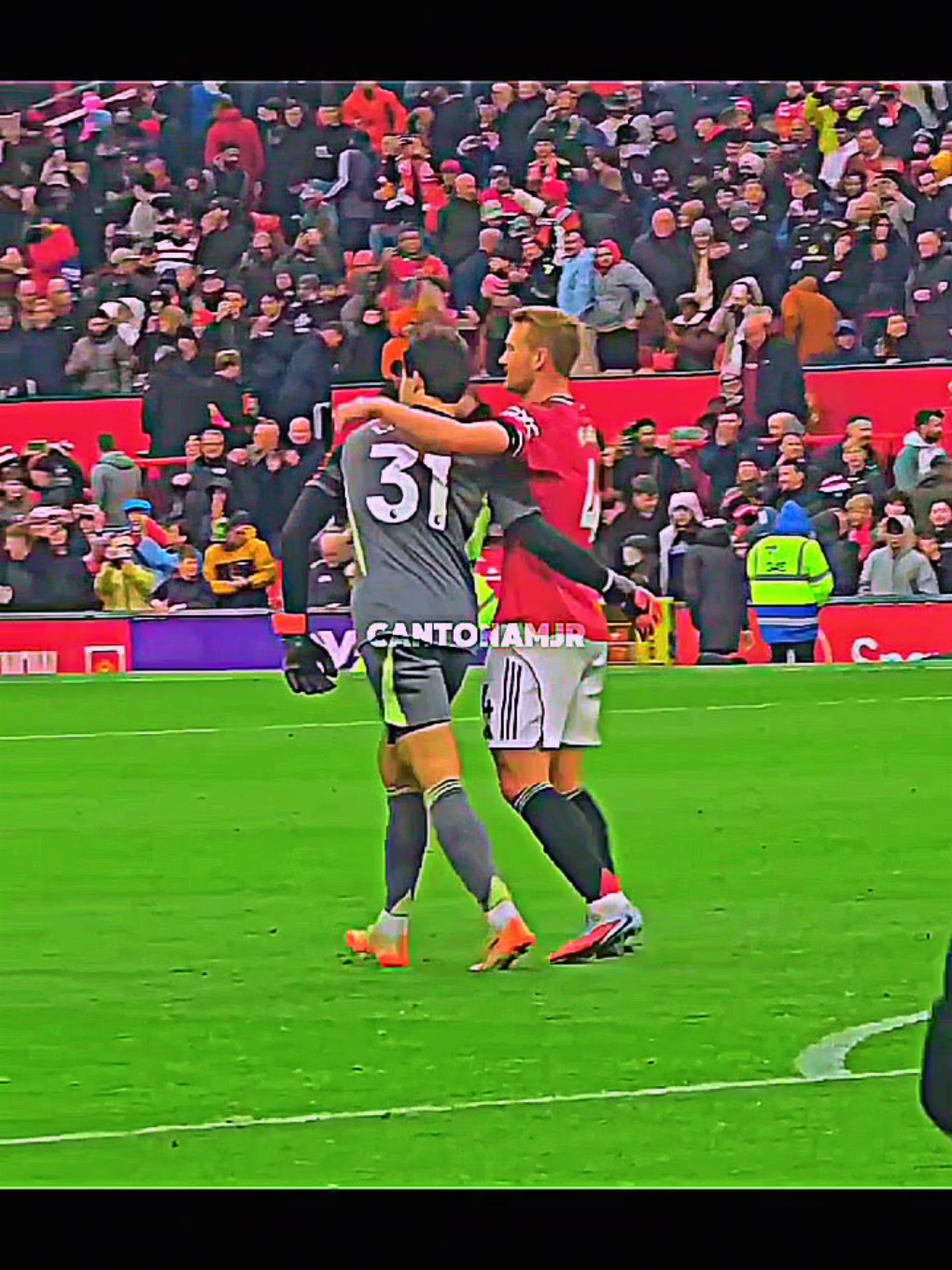 De ligt is future captain ⚽❤️‍🩹#foryou #fyp #football #ManUnited #cantonam14 