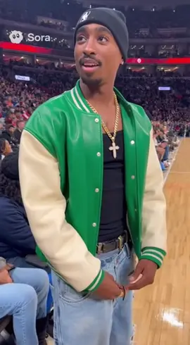 What team yall think he’s rooting for? #tupacshakur #tupac #NBA #sora 
