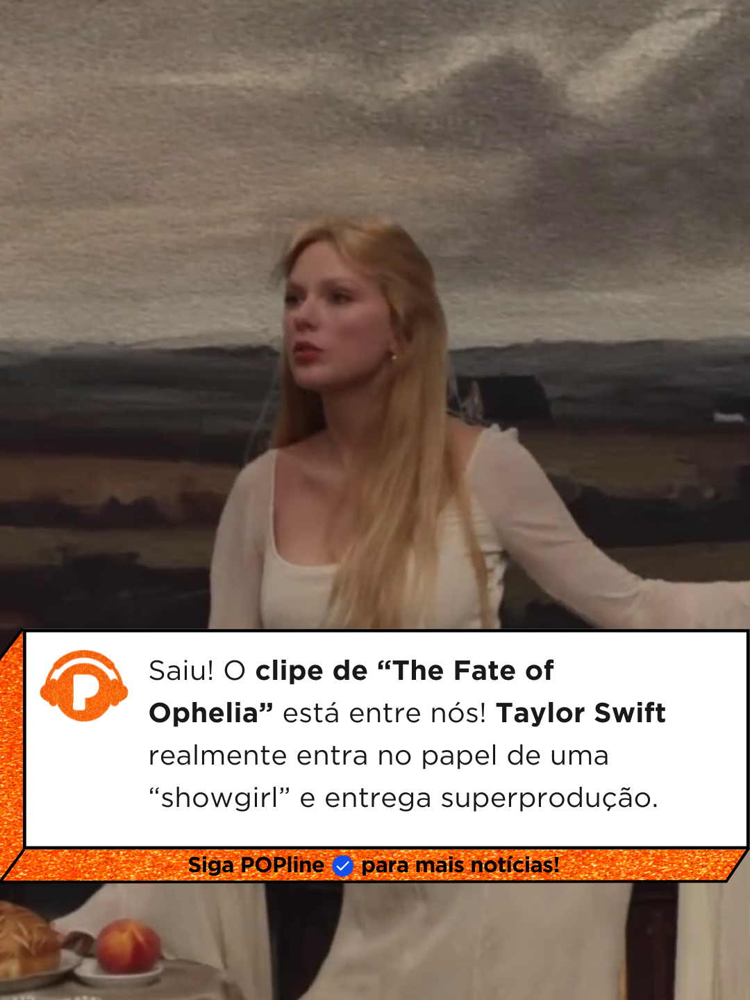 O novo clipe de Taylor Swift, “The Fate of Ophelia”, marca o lançamento do álbum “The Life of a Showgirl” e traz uma produção grandiosa assinada pela própria artista, que dirige e escreve o vídeo. A proposta mistura diferentes épocas e estilos, mostrando Taylor em várias versões de uma showgirl: uma pirata trágica, uma estrela de musicais inspirados em Busby Berkeley, uma dançarina dos anos 1960 e uma diva com visual à la Marilyn Monroe. O clipe conta com os dançarinos que participaram da “The Eras Tour”, coreografia de Mandy Moore e fotografia de Rodrigo Prieto, indicado quatro vezes ao Oscar. Entre as curiosidades dos bastidores, um detalhe mostra o toque pessoal de Taylor: o pão que aparece em uma das cenas foi feito por ela mesma.