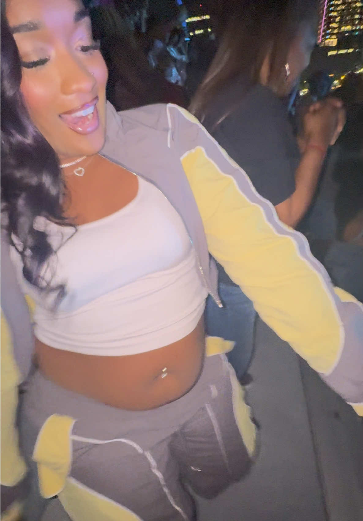 Breezy bowl ATL was a timeee🤭🤭 dont eat me up i know i messed up ! #breezy #breezybowl 