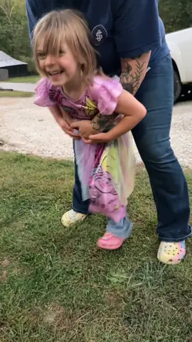 The trolls nightgown & jeans have me dead 🤣 #skulletgurl#blowthisup#trending#ky 