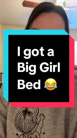 What are friends for if not to turn you into an adult.  #beddingsets #divorcedtok #divorcedmom #roommakeover 