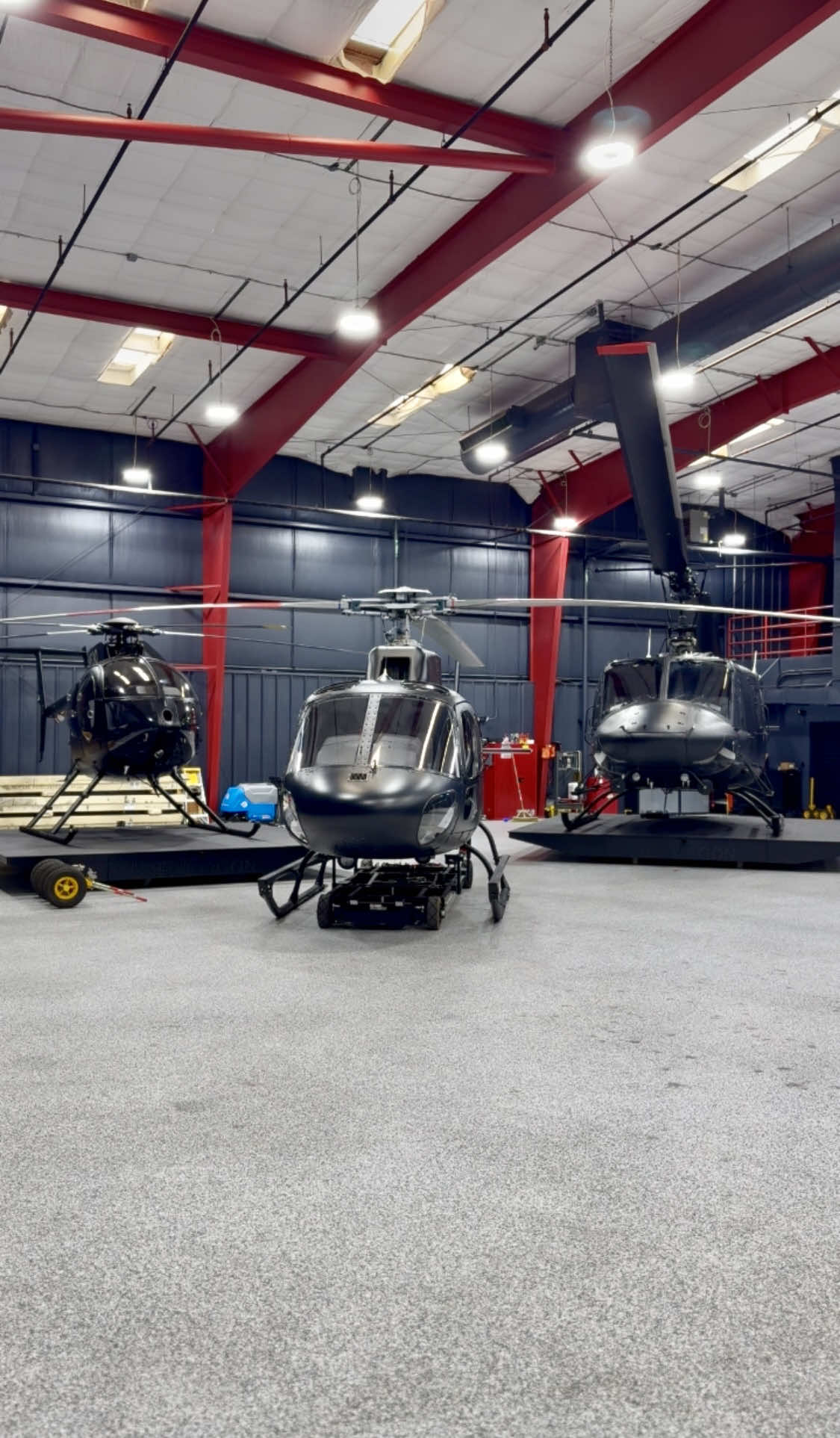 MD, AStar or Huey? Pick one 🖤🚁🖤 #helicopter #MD #AStar #Huey #Hangar 