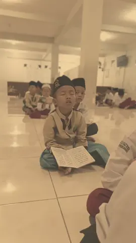 ngaji subuh anak santri hebat