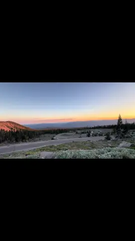 Soy distinta… mi alma camina al ritmo de un cielo que pocos escuchan. A veces me siento fuera de lugar, como si el mundo no supiera qué hacer con mi luz. 🌌 Dicen que soy rara… y tal vez lo sea. Pero en mi rareza habita la pureza de lo eterno, el eco de algo que viene de lejos, de estrellas que aún me recuerdan por mi nombre. 🌠 No vine a encajar, vine a despertar. No vine a pertenecer, vine a brillar. ☀️ Y si alguna vez me pierdo en la duda, me repito: no estoy sola, soy la hija del Sol. 🔆 #Mem#MemoriasFelicesb#VibrandoEnAmorm#MomentosMágicosergíaPositiva #YoSoyLaHijaDelSol 