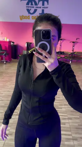Mặc con áo đi tập đảm bảo tôn dáng lunnnnn #aokhoactapgym #aokhoacditap 