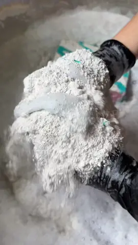September bomb comp!! 🧡 Liquid and powder combined into one video since I didn’t have a ton of videos to work with 😭😭 Still so satisfying! Hope you guys enjoy it 😋 #asmr #CleanTok #oddlysatisfying #comp #spongesqueezing 