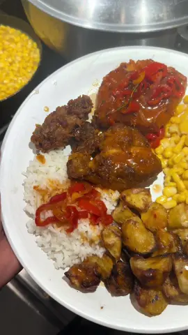 I realize cooking on Sundays with my music blasting does be lifting my mood sometimes 😋😋😋 Who say the girls dem nah cook??? #cookwithme #cookingathometiktoktv #cookin #sundaydinnervibes 